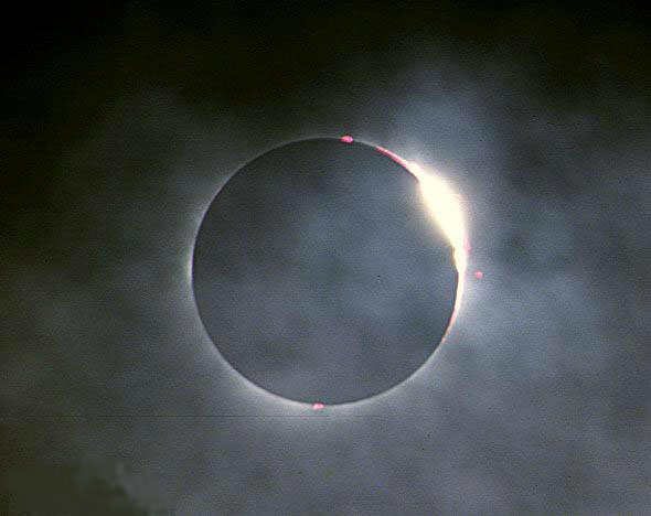 ecl_diam.jpg (41000 bytes)